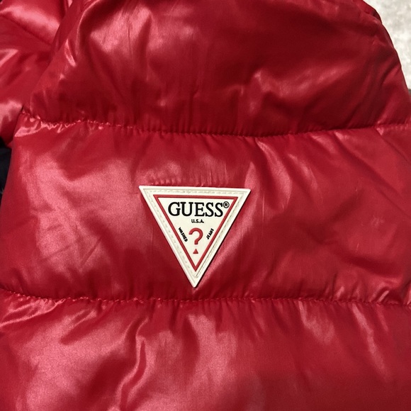 Guess black and red puffer jacket - Picture 3 of 6